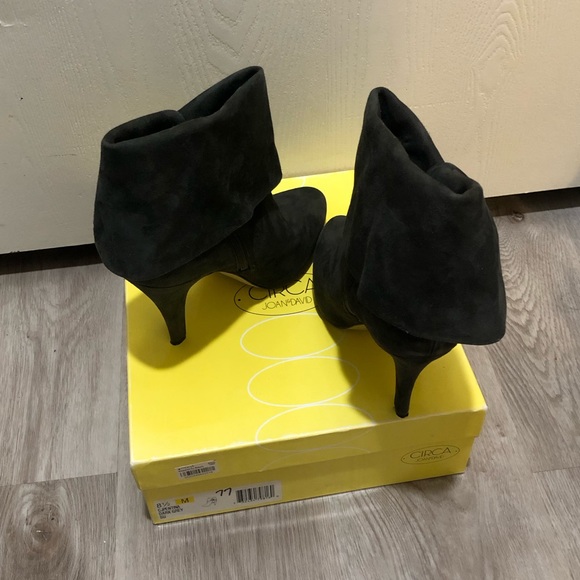 Grey ankle boots - Picture 6 of 8